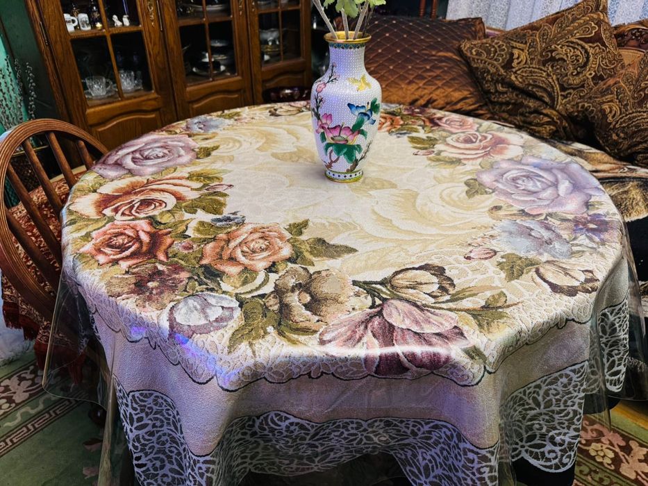 Продам скатерть на стол, Турция.