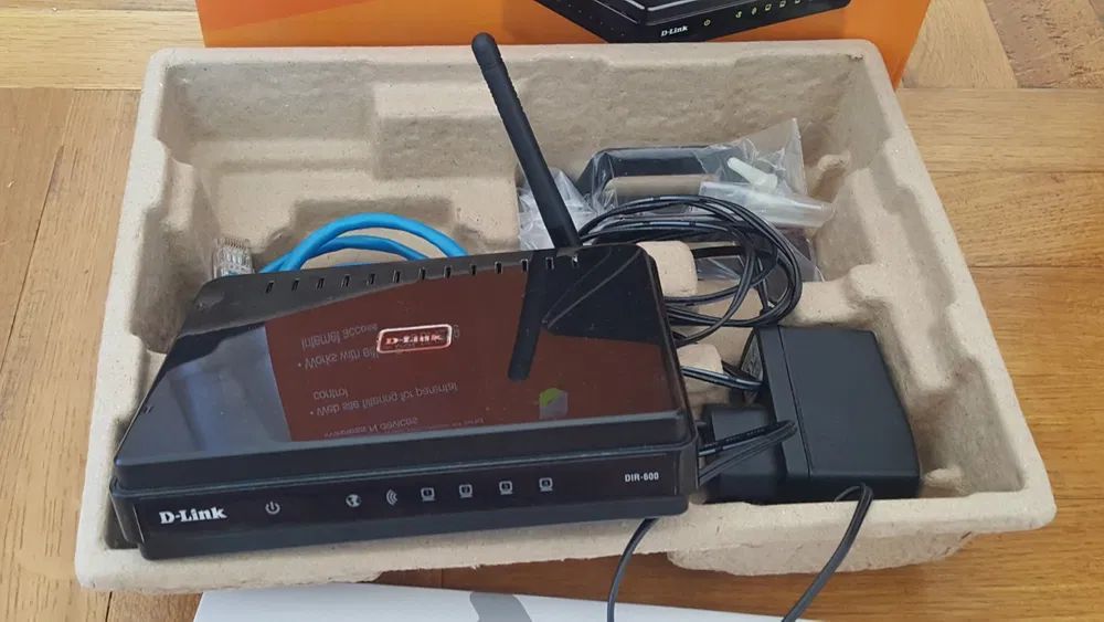 Router D-Link DIR-600