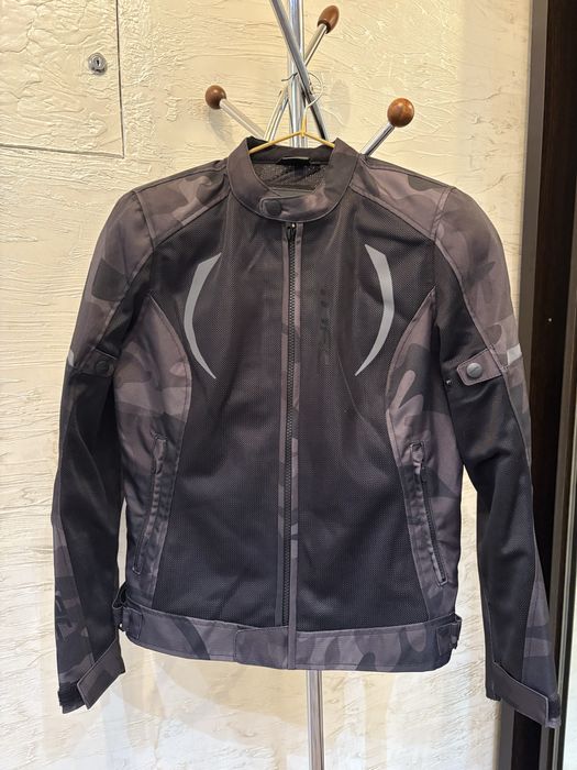 Продам новую женскую мотокуртку