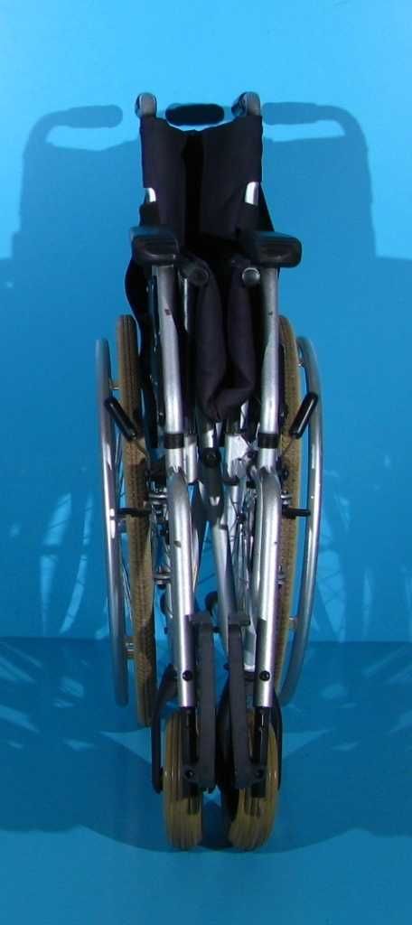 Scaun cu rotile invalizi Meyra / latime sezut 43 cm