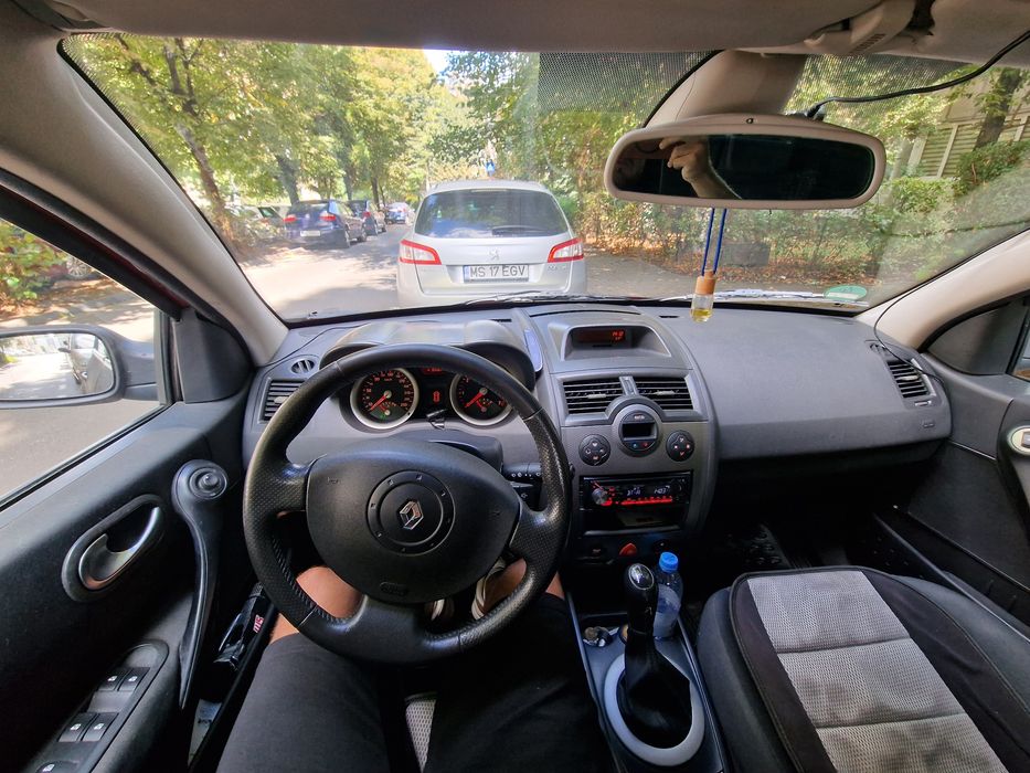 Renault Megane 2 hatchback, 1.6 benzina