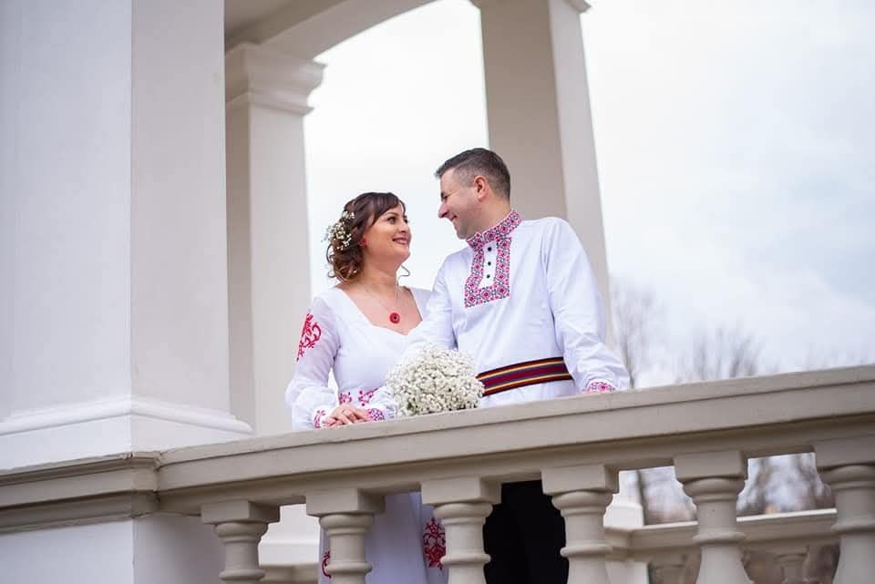 Vând rochie cu motive tradiționale Daleea