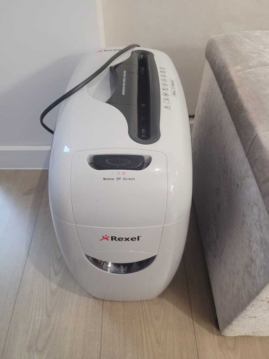 Шредер за хартия Rexel