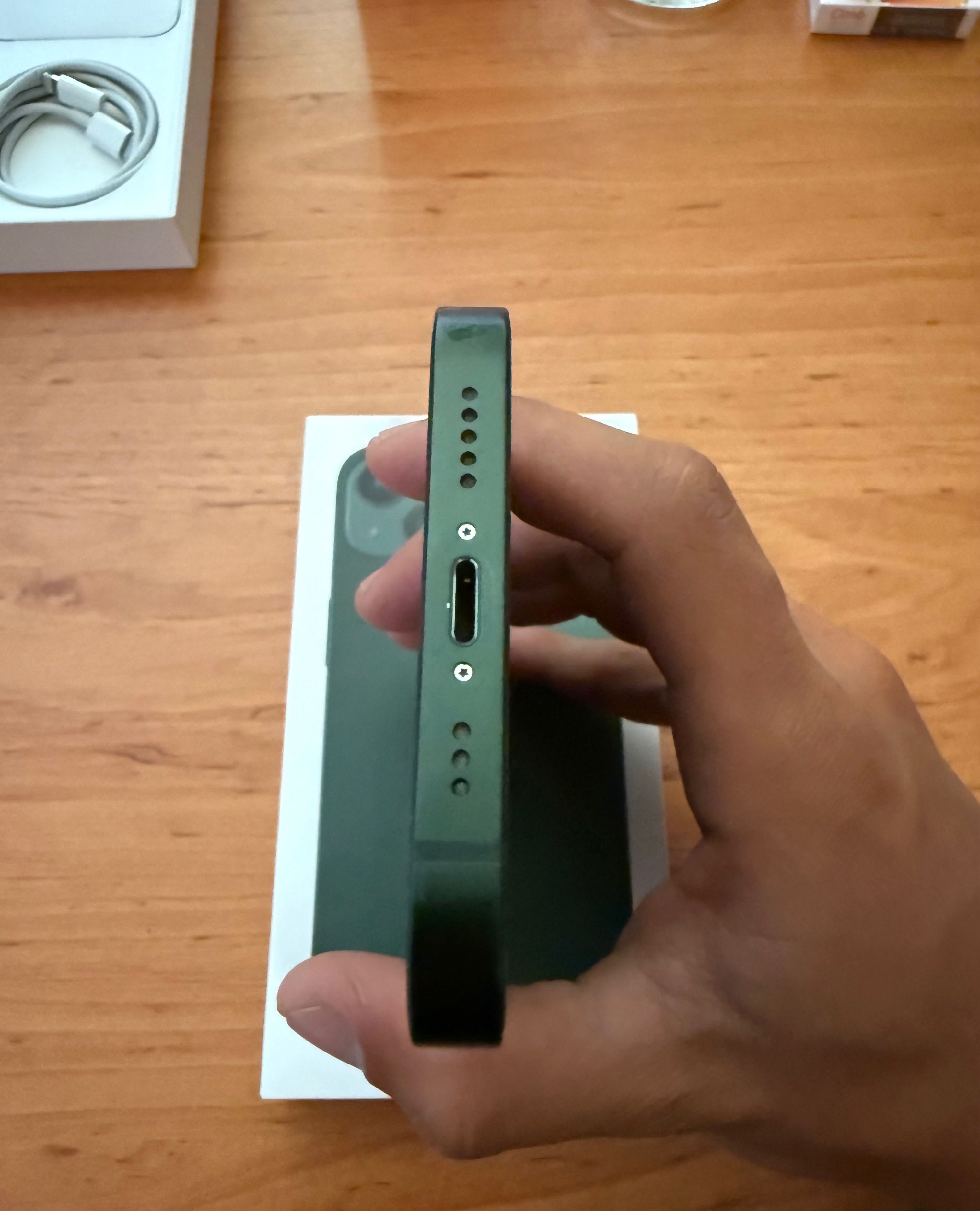 iPhone 13 Green 128gb + 20W Power Adapter USB-C