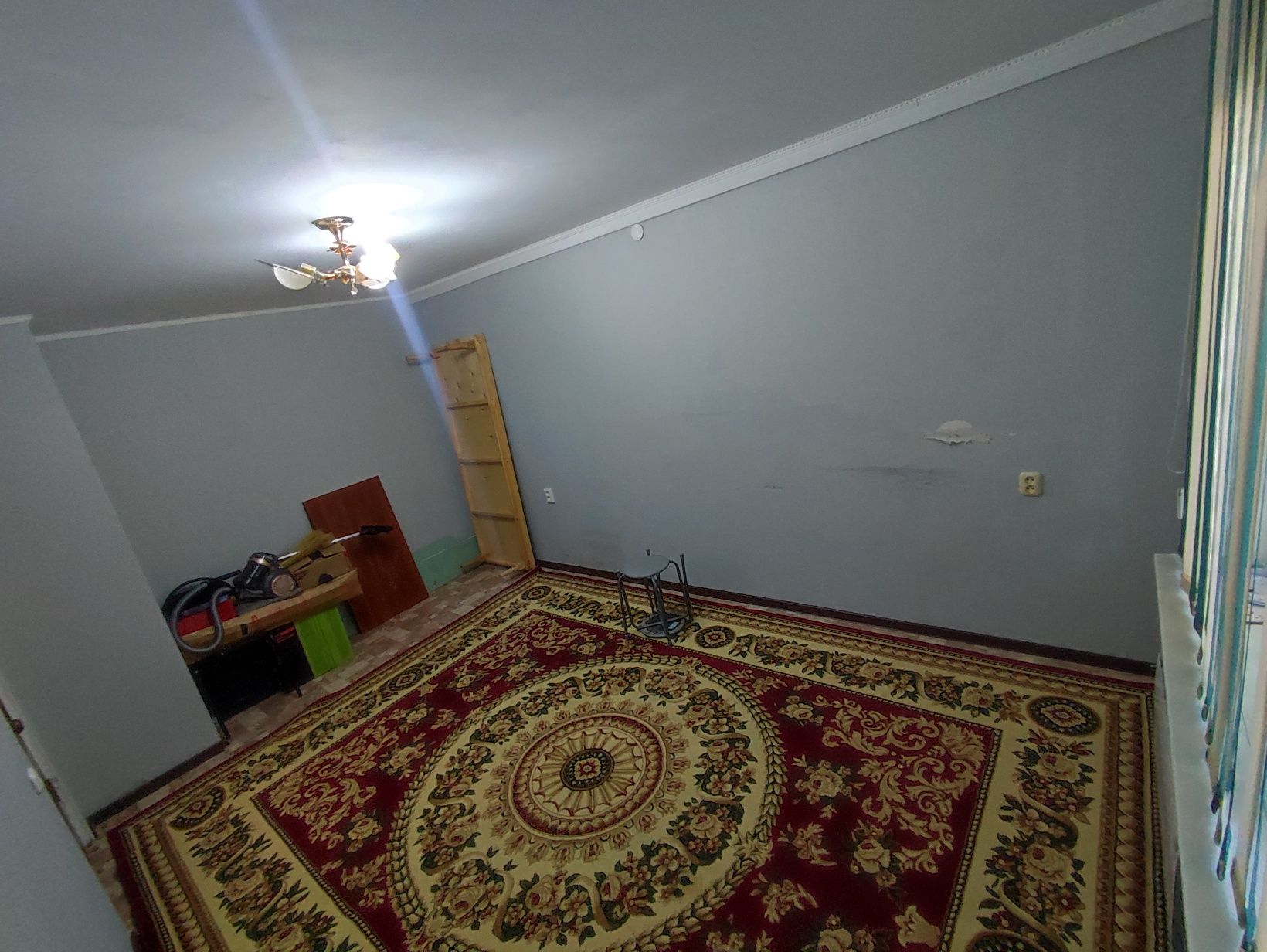 Продается 3‑комнатная квартира в 8 микрорайоне, 59 м², 1 этаж из 5