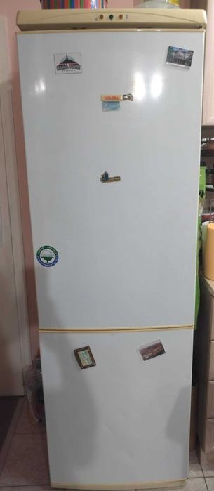 Хладилник с фризер Волтел