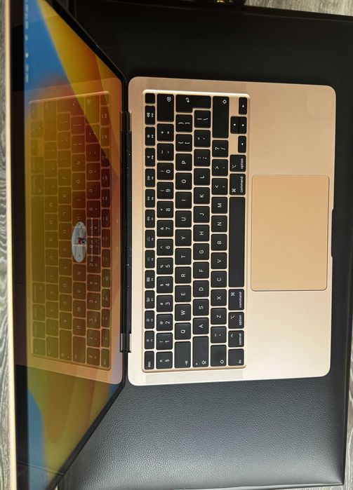 MacBook Air 13" - i3 8GB 256GB SSD