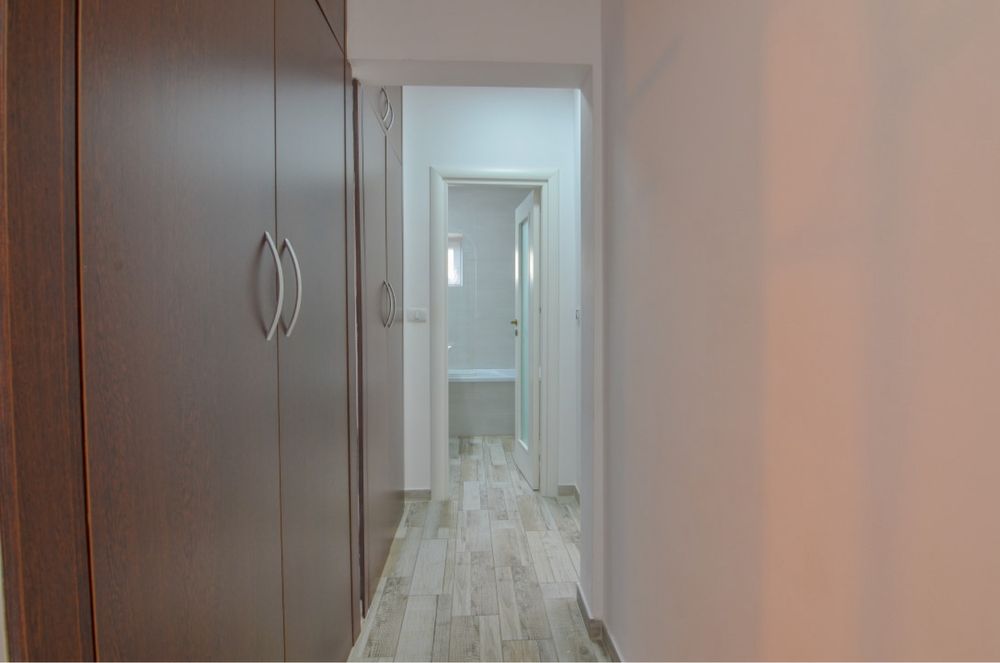 Apartament de inchiriat Nemobilat zona Toamnei