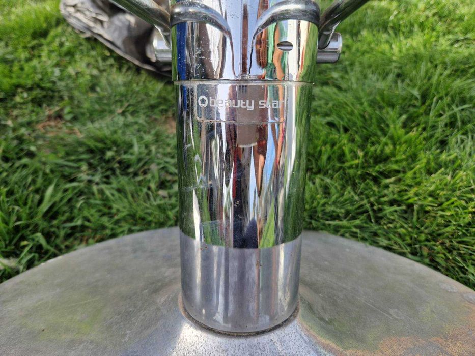 Фризьорки стол, козметична машина.