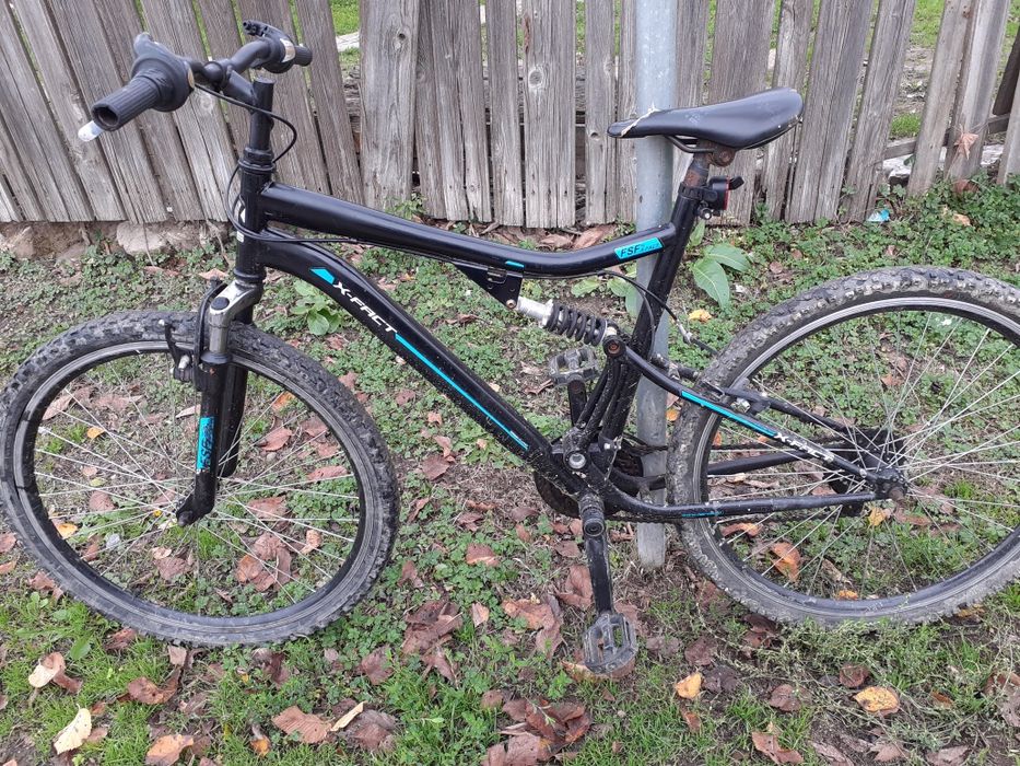 Vand sau schimb bicicleta roti 26