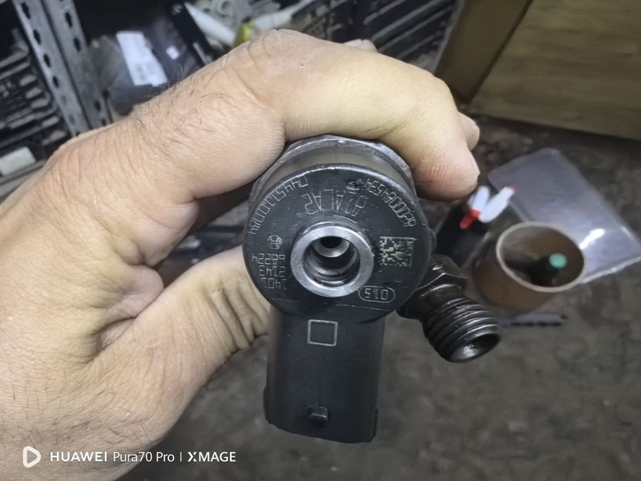 Injector Renault Master Trafic Laguna  motor G9T G9U 0445110084