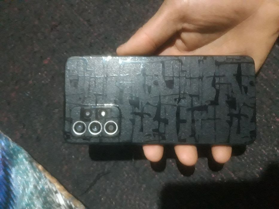 Samsung A52 5g xotira 8/256 aybi ekran almashgan