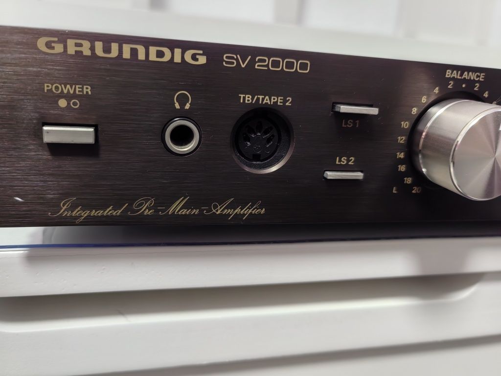 Amplificator super-slim Grundig sv 2000