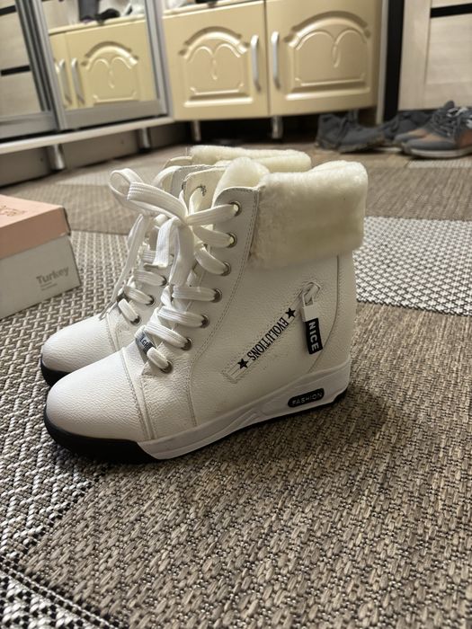 Женская обувь в отличном состоянии