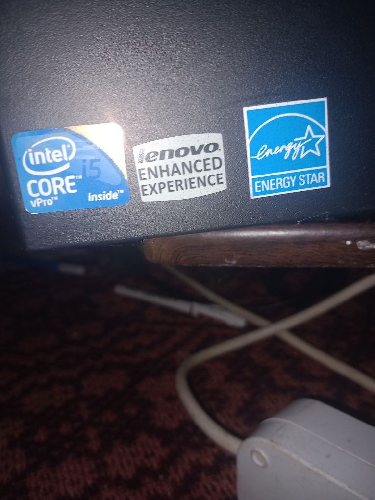 Unitate Lenovo cu procesor Intel core i5 inside