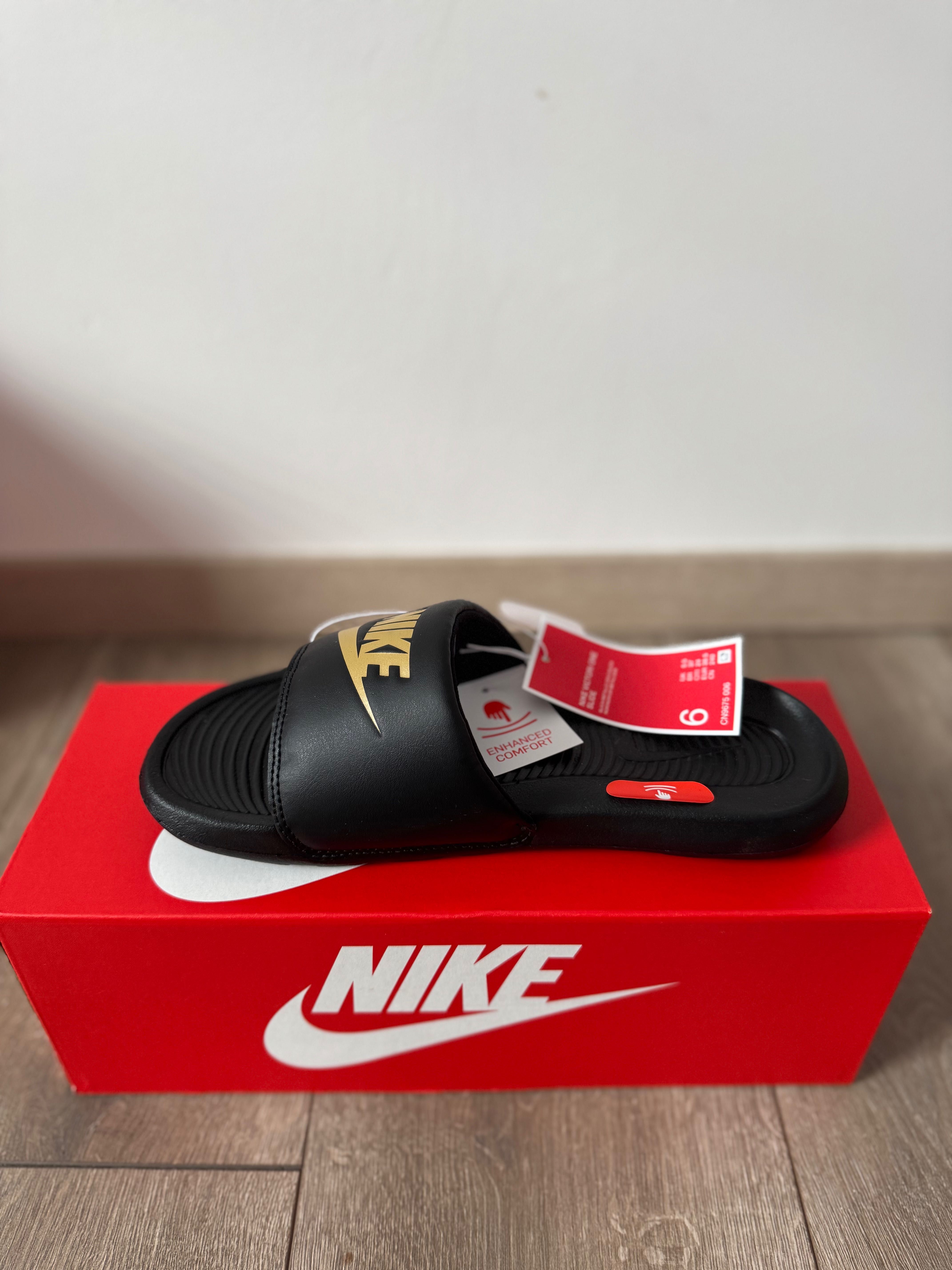 Чехли Nike / 38.5 , 40 и 42.5