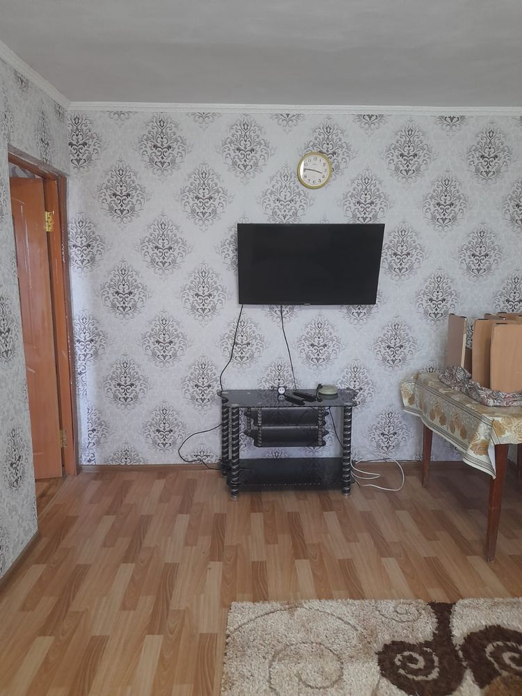 Сдам 2-х комн. кв. в центре , около БЦ Бабас, 4 этаж.