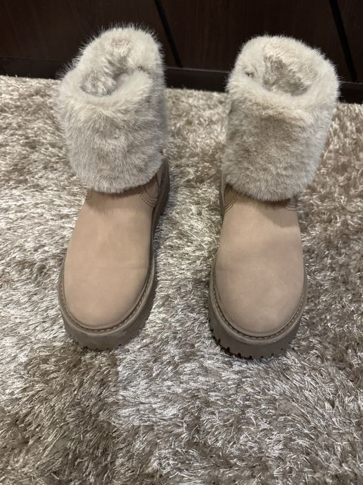 Много стилни и пухкави боти ZARA