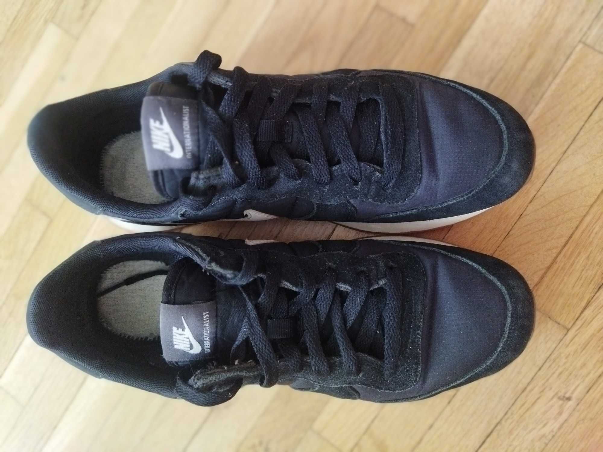 Дамски маратонки Nike