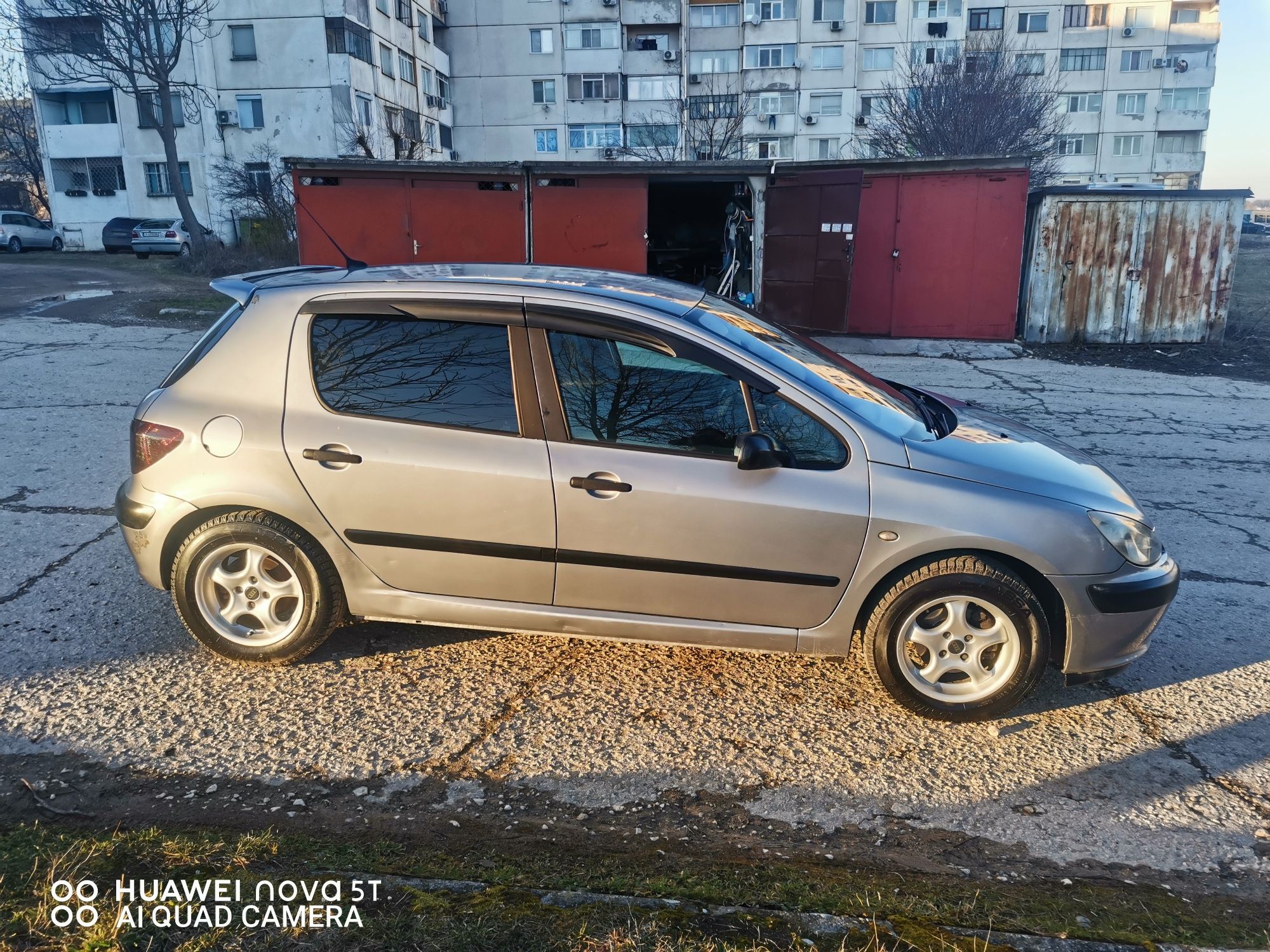 Продавам зимни гуми с джантите 4х108   195/65 /15 дот 24г цена 600лева