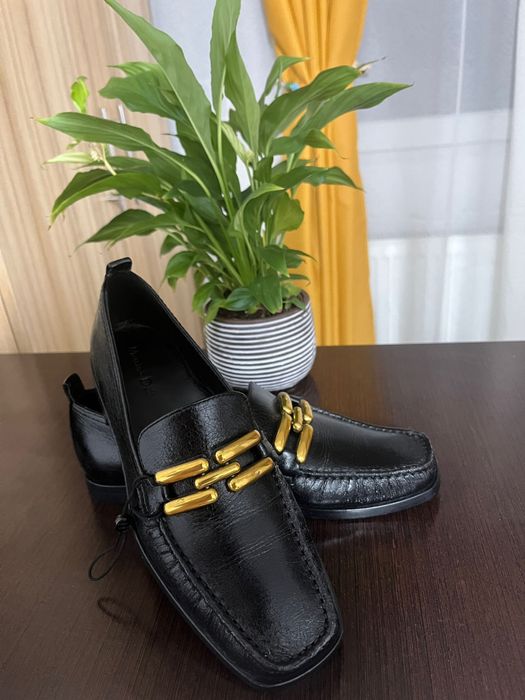 Vand pantofi originali