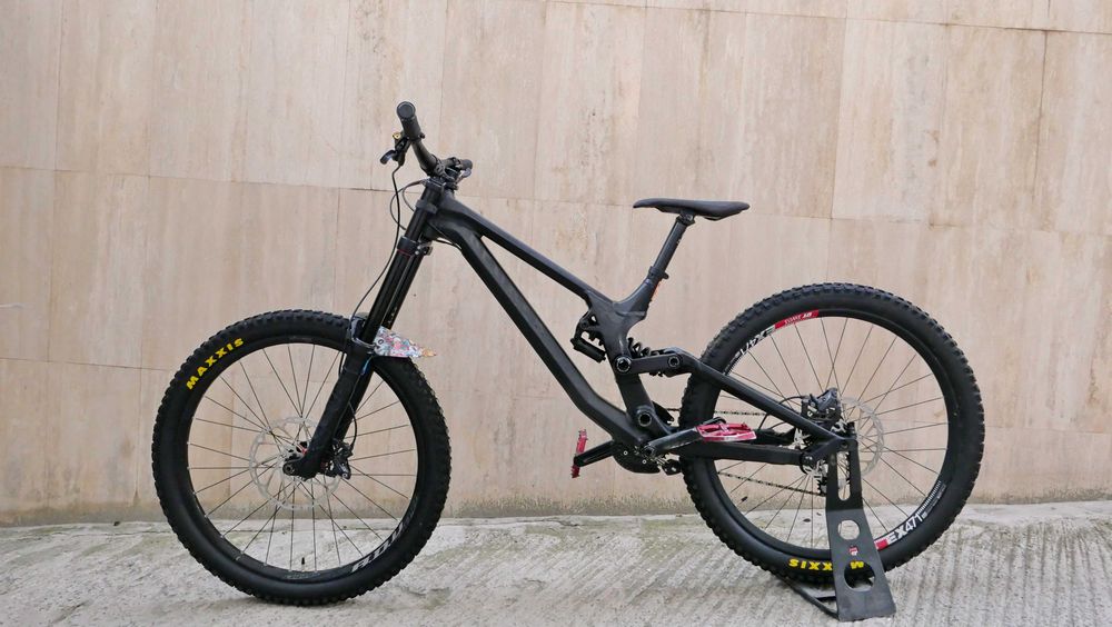 Canyon Sender DH, 27.5 M, RockShox Boxxer, 200 ход, 1х7 Sram GX