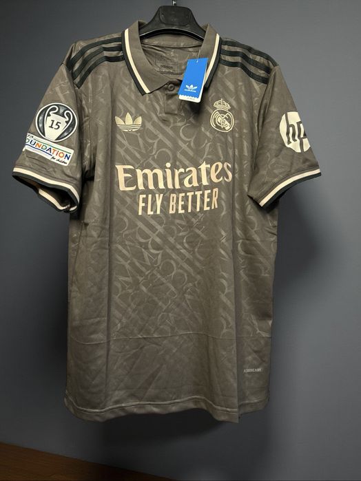 Tricou Real Madrid negru marimea L nou cu eticheta