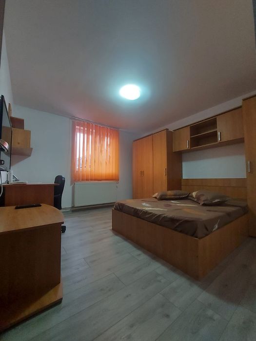 Casă de închiriat în zona centrală