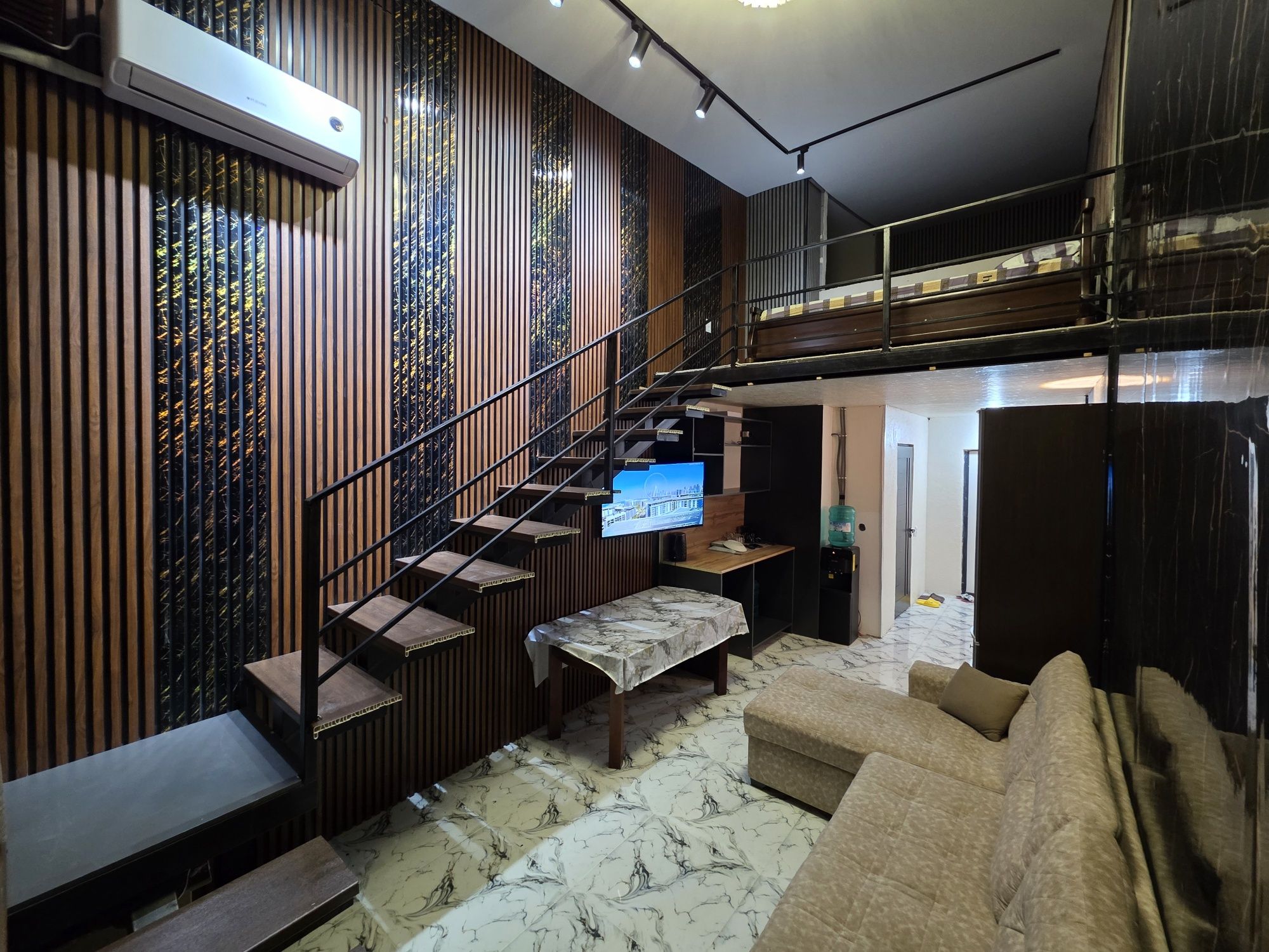 Daily for rent penthouse in Tashkent. Not far from the Airport