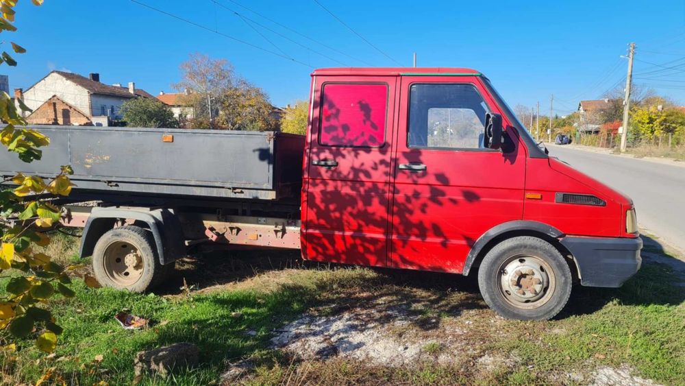 Продавам камионче Ивеко Дейли 35 10