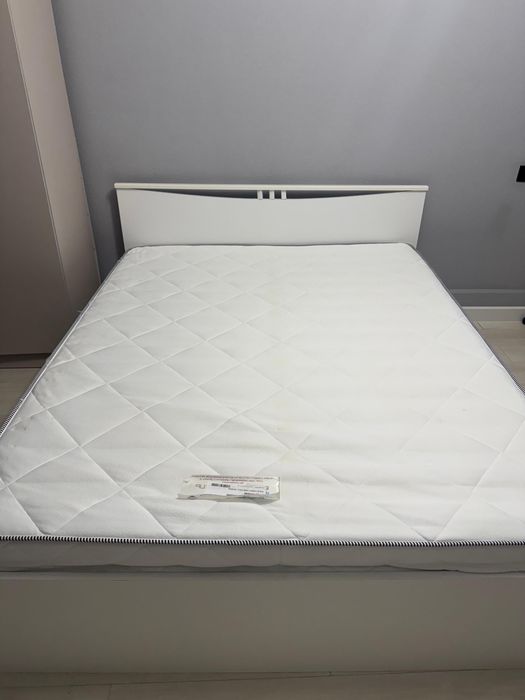 Продам кровать срочно 160х200