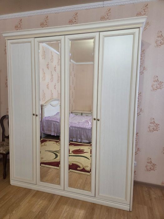 Спальный гарнитур