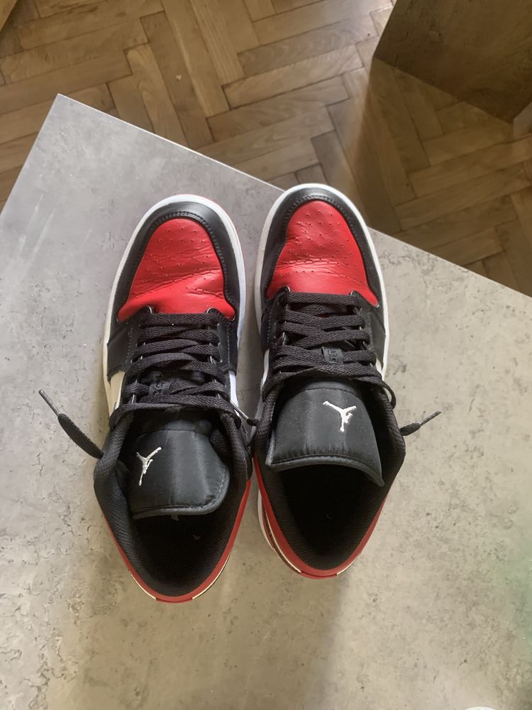 Air jordan low red