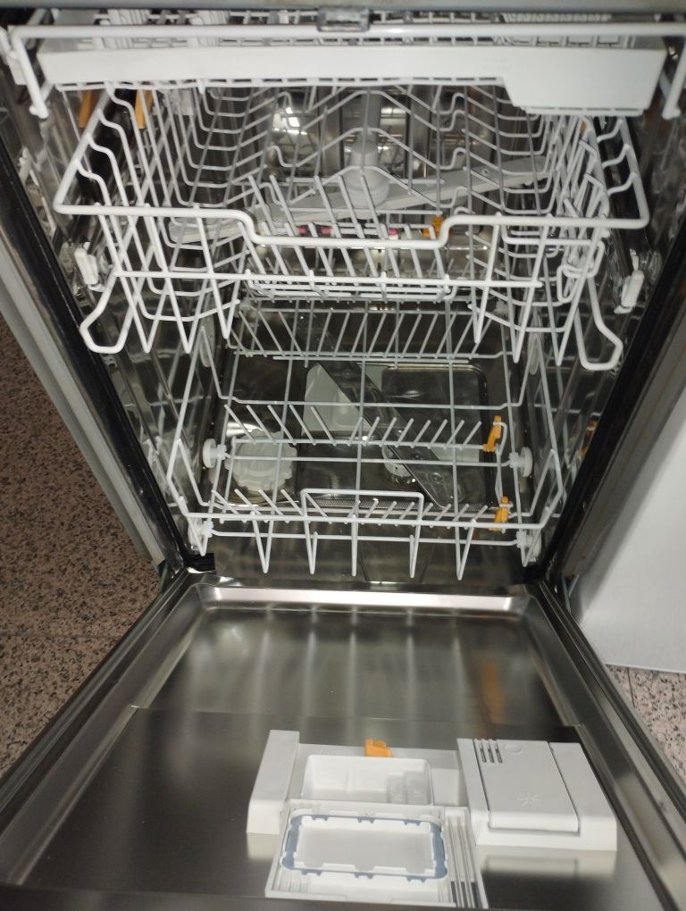 Съдомиялна Miele G1102SCVI 45см.частично вграждане