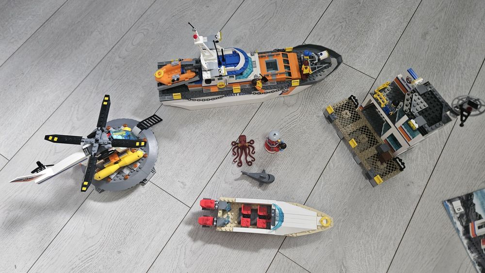 Lego City 60167-  Sediul central al Garzii de coasta