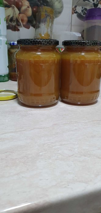 Produse apicole din productia proprie.