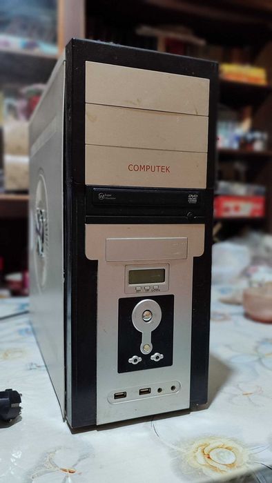 Компьютерный кейс DDR3, Pentium 4, 2Гб ОЗУ, HDD 40Гб, DVD-ROM
