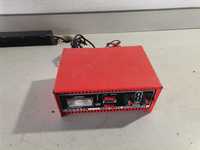 Зарядно за акумулатор - 12 V 8 Amp