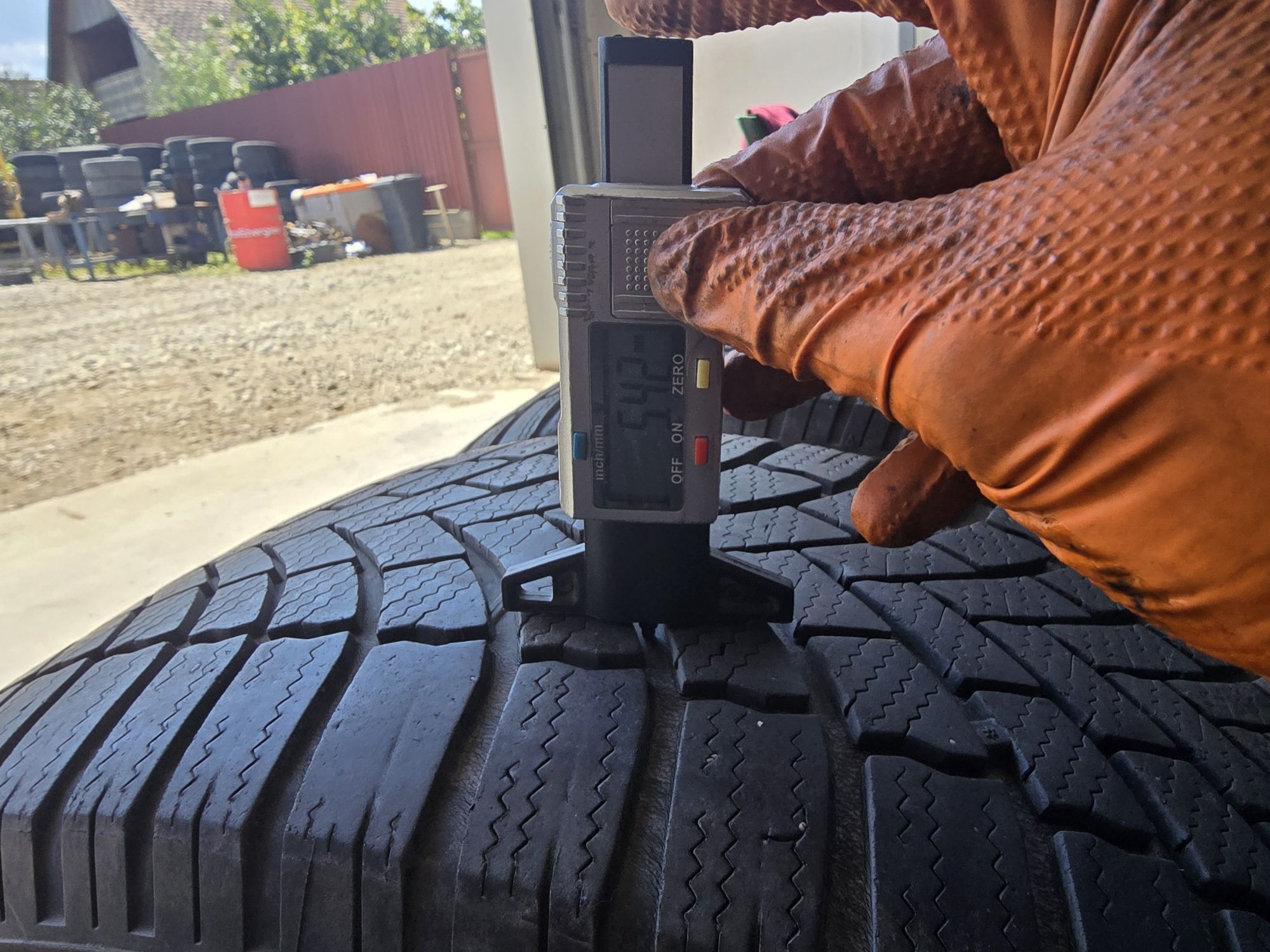 Vând 4 cauciucuri de iarna 215/60 R16 99H Bridgestone Blizzak LM 005