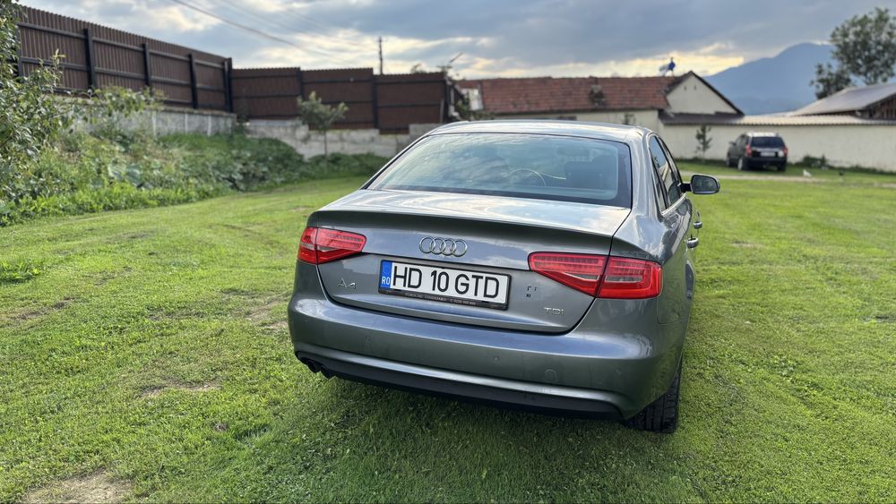 Audi A4, sedan B8