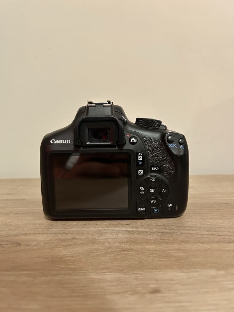 Canon EOS 1300D + 3 Obiective + Accesorii – Stare excelentă