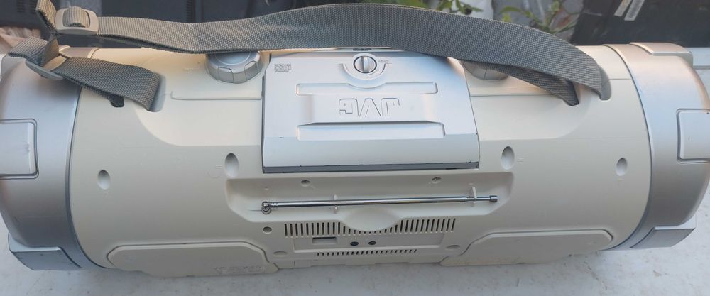 JVC RV-NB51W CD/MP3,USB,iPod Docking, Tuner Boomblaster