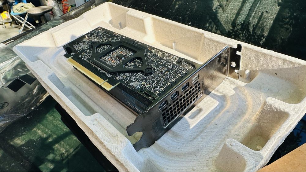 Nvidia RTX A2000 Corsair AX1200i