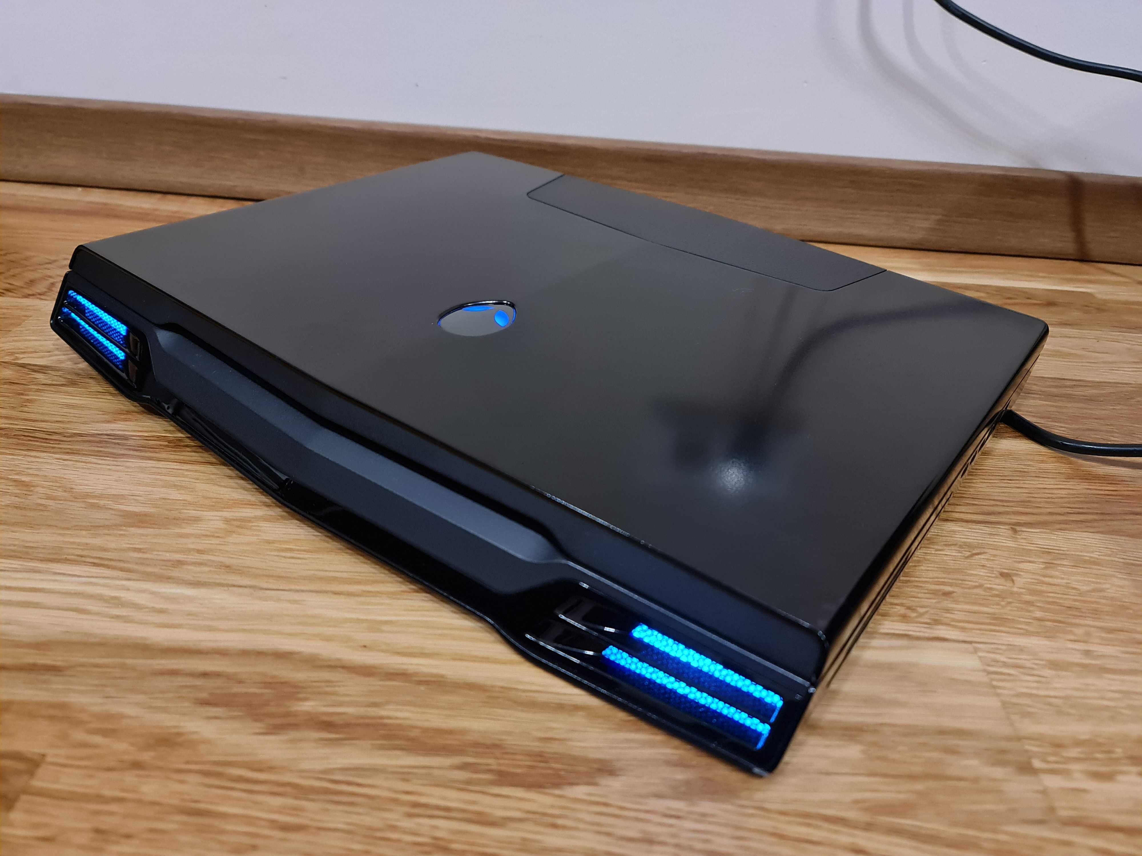 Laptop gaming ALIENWARE 17" ,intel core i7-, video nvidia, ssd 500 gb