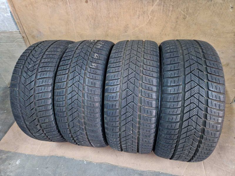 4 Pirelli R19 235/40
зимни гуми DOT2620