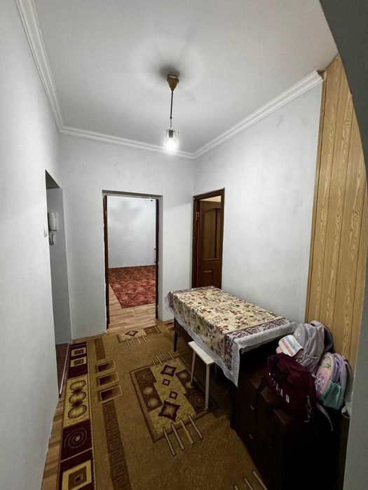 Срочно продается двух комнатная квартира в Яккасарайском районе