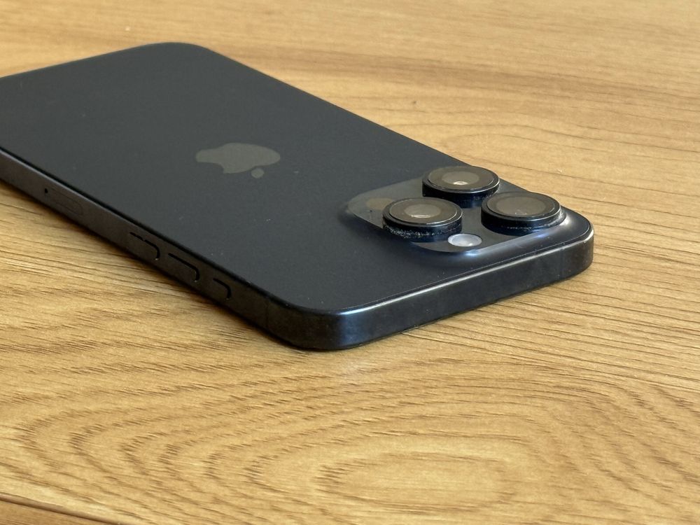 Бартер като нов iPhone 15 pro max 256gb 96% blue