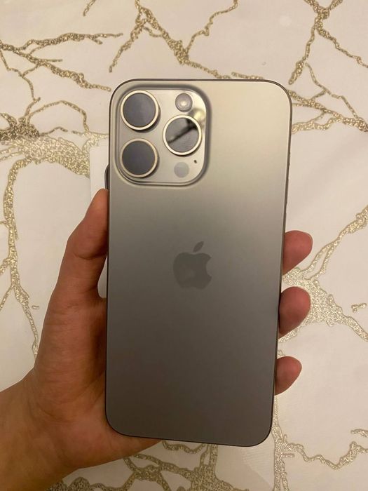 Iphone 15 pro max 256 gb silver titanium
Silver titanium 
Коробка доку