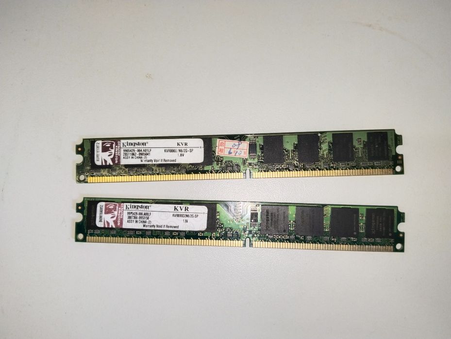 2 плашки ОЗУ kingston 2gb