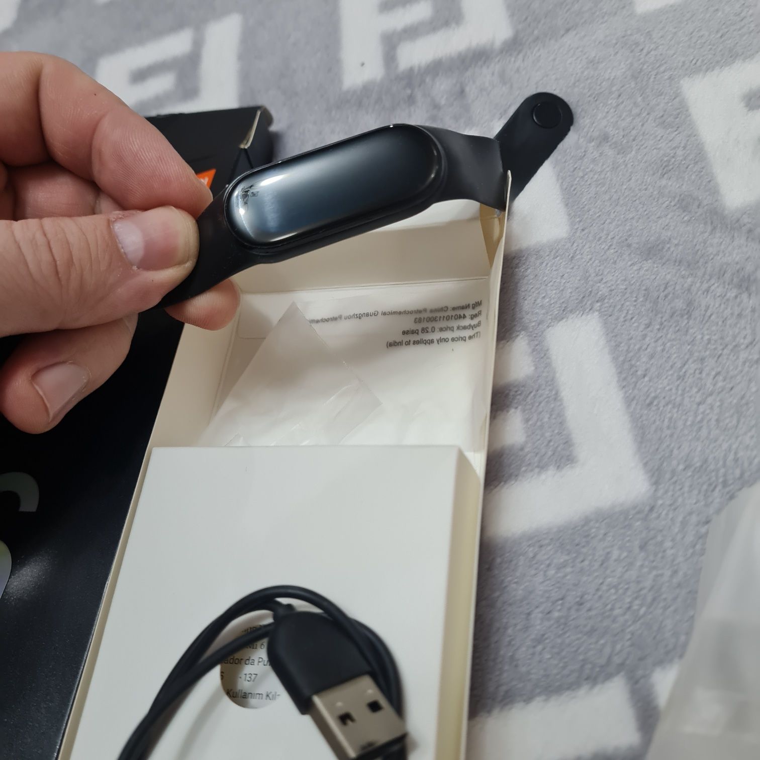 Продается смарт браслет Mi Band 6